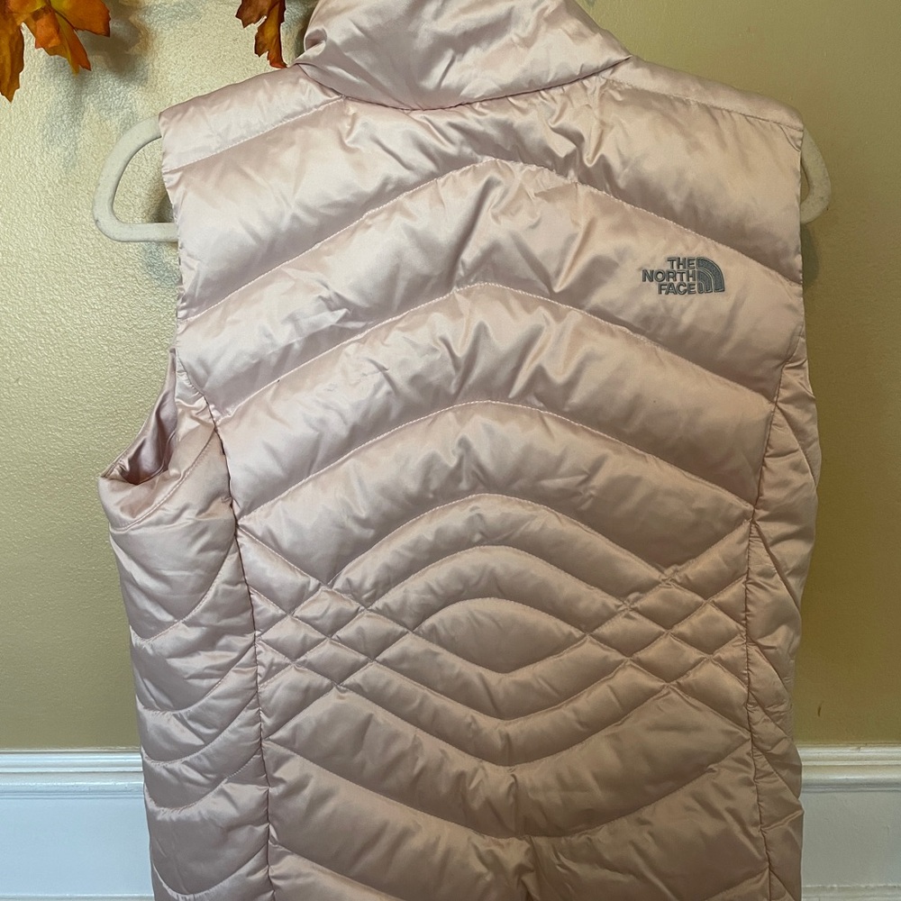 Pink The North Face 550 down puffer vest - Picture 2 of 4